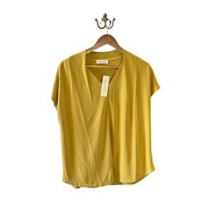 Doe and Rae Mustard Yellow V-Neck Short Sleeve Top Blouse Modal Blend Medium NEW